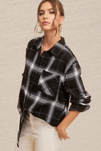 Load image into Gallery viewer, Comfy Flannel (Black)