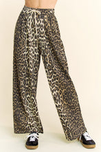 Load image into Gallery viewer, Leopard Printed Straight Pants