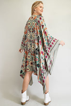 Load image into Gallery viewer, Wild and Free Kimono