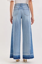 Load image into Gallery viewer, Cello High Rise Two Tone Wide Leg Jeans
