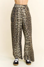 Load image into Gallery viewer, Leopard Printed Straight Pants
