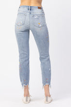 Load image into Gallery viewer, Judy Blue Paint Splatter Boyfriend Jeans
