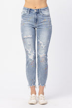 Load image into Gallery viewer, Judy Blue Paint Splatter Boyfriend Jeans
